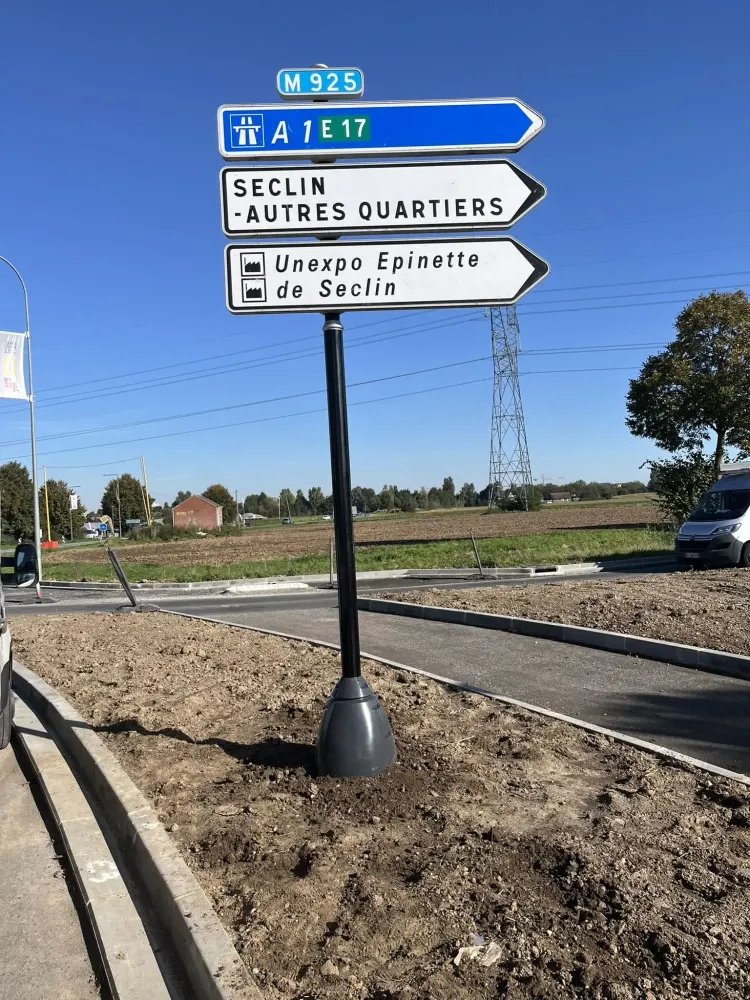 Mât posé avec système sécurité passive sur certains axes